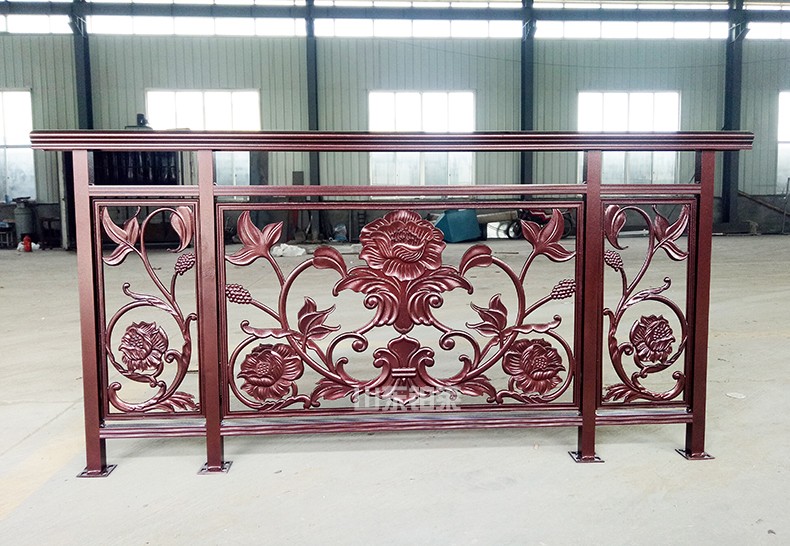 鋁藝陽(yáng)臺(tái)護(hù)欄